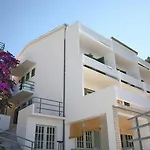 Garni Ivanac Brela