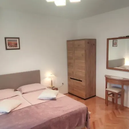 Ferienhaus Garni Ivanac Brela