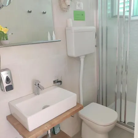 Garni Ivanac * Brela