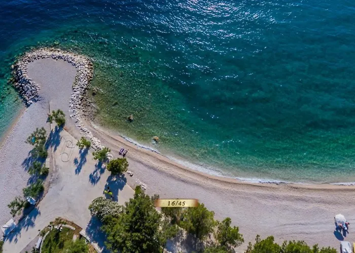 Garni Ivanac بيت للعطل