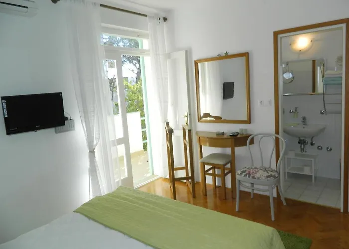 Garni Ivanac بريلا