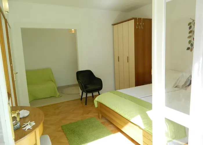 Garni Ivanac بيت للعطل *