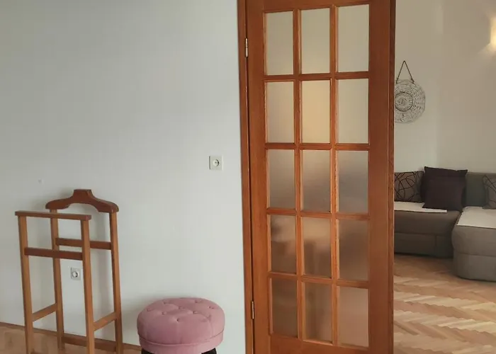 Garni Ivanac بيت للعطل *